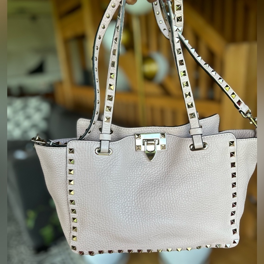 Valentino Garavani Rockstud Leather Tote - Picture 10 of 14